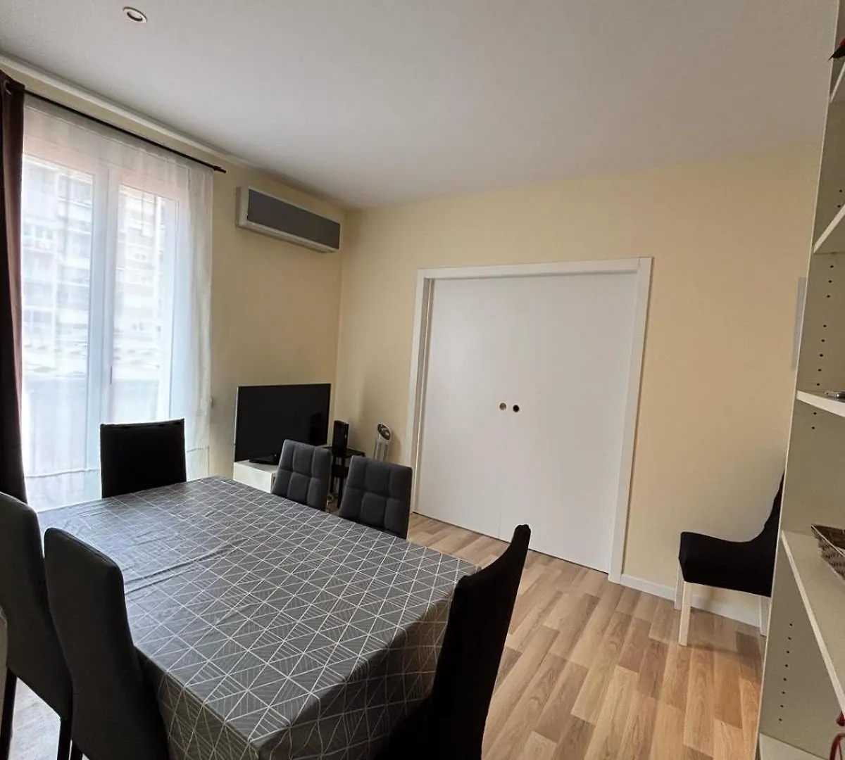Example Barcelona Apartment